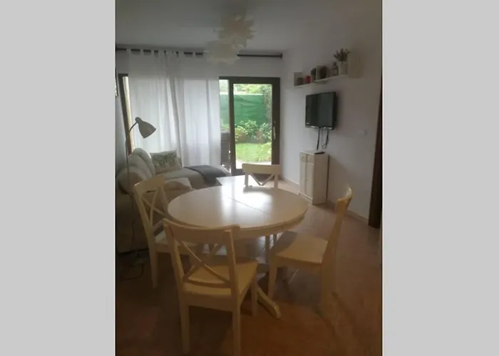 Apartment En El Paseo De Manuel Noriega, Nº 9, Con Jardin Privado, Wifi, En *
