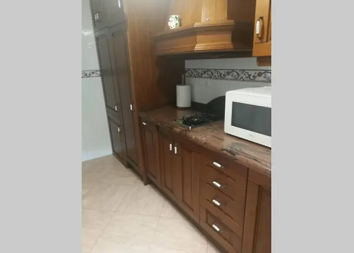 En El Paseo De Manuel Noriega, Nº 9, Con Jardin Privado, Wifi, En Comillas