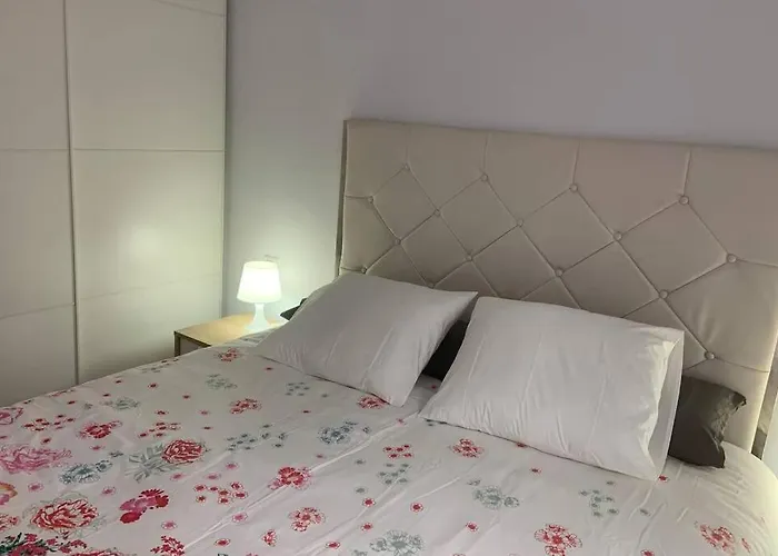 Apartment En El Paseo De Manuel Noriega, Nº 9, Con Jardin Privado, Wifi, En Comillas