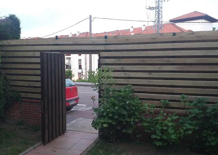 Apartment En El Paseo De Manuel Noriega, Nº 9, Con Jardin Privado, Wifi, En Comillas