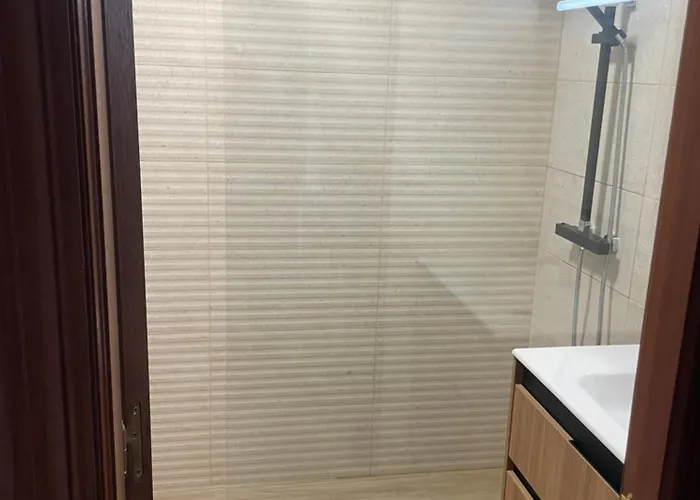 En El Paseo De Manuel Noriega, Nº 9, Con Jardin Privado, Wifi, En *