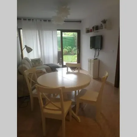 Apartamento En El Paseo De Manuel Noriega, Nº 9, Con Jardín Privado, Wifi, En *