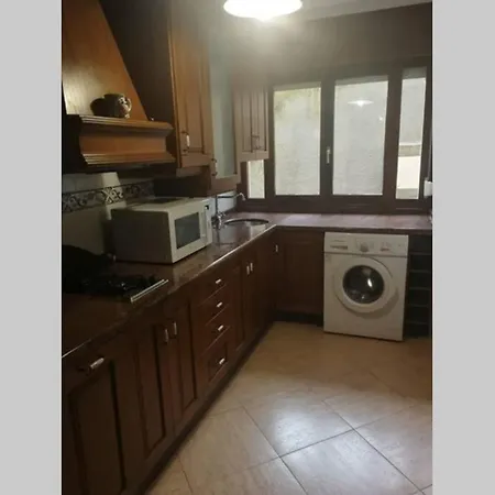 En El Paseo De Manuel Noriega, Nº 9, Con Jardin Privado, Wifi, En Appartamento