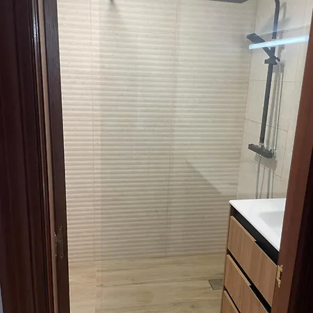 En El Paseo De Manuel Noriega, Nº 9, Con Jardin Privado, Wifi, En *